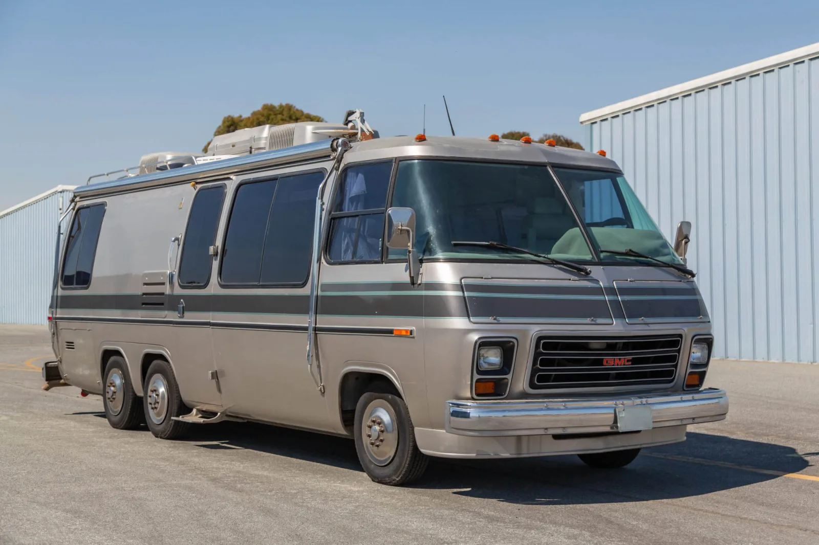 1977 GMC 26′ Motorhome